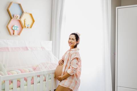 fotos-de-gestante-quarto-bebê-menina'