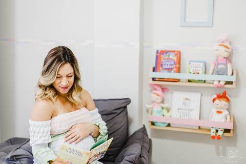 fotos-de-gestante-quarto-bebê-menina'