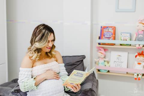 fotos-de-gestante-quarto-bebê-menina'