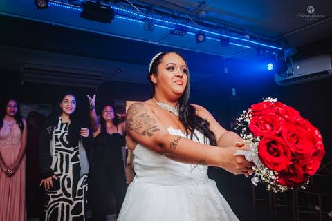 Vamos jogar o buquê'