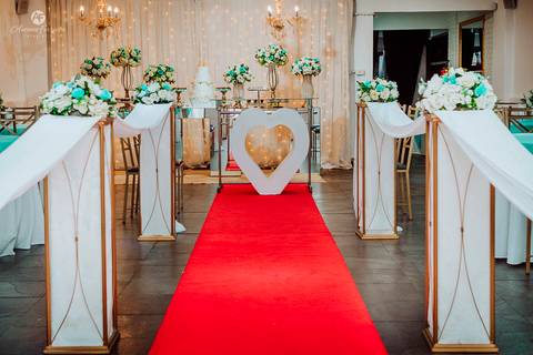 À espera dos noivos'