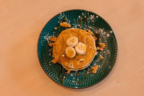 PANQUECA VEGAN COM BANANA E AGAVE'