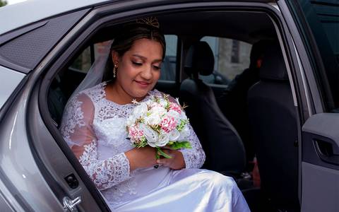 Zemar Fotografia - casamento - noiva saindo do carro'