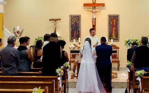Zemar Fotografia - casamento - noivos no altar'