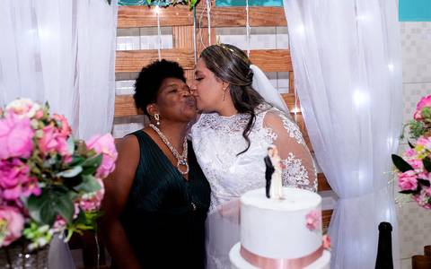 Zemar Fotografia - casamento - noiva beija mãe'