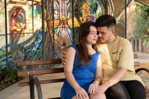 Zemar Fotografia, Sessão pré-wedding, Ensaio de casal, Noivos trocando carinho e cuidados'