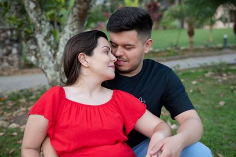 Zemar Fotografia, Sessão pré-wedding, Ensaio de casal, Casal de noivos namorando'
