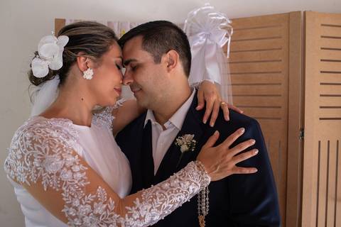 Noivos acraçados, Noivos, Noiva, Noivo, Festa de Casamento, Casamento de dia'