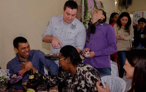 momento de festeja e celebrar, tempo para ser feliz'
