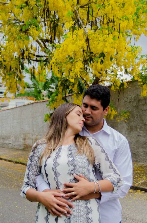 esposa se apoio no esposo'