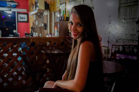 Zemar Fotografia, Debutabte, Sessão de fotos de 15 anos, 15 Anos, Foto de debutante, Pré-aniversário de 15 anos, Um sorriso tranquilo da debutante'