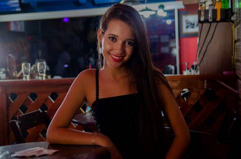 Zemar Fotografia, Debutabte, Sessão de fotos de 15 anos, 15 Anos, Foto de debutante, Pré-aniversário de 15 anos, No olhar intenso, a espera da festa de 15 anos'