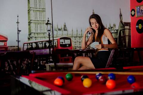 Zemar Fotografia, Debutabte, Sessão de fotos de 15 anos, 15 Anos, Foto de debutante, Pré-aniversário de 15 anos, Debutante pensando numa jogada'