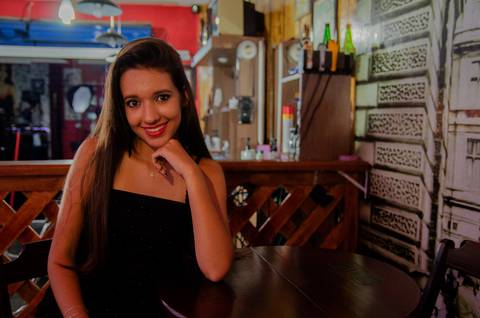 Zemar Fotografia, Debutabte, Sessão de fotos de 15 anos, 15 Anos, Foto de debutante, Pré-aniversário de 15 anos, Debutante sorrindo'