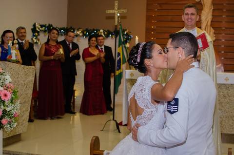 Primeiro beijo de casados'