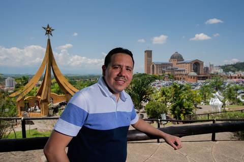 Visita ao Santuário de Aparecida, Basílica Nova, Sessão fotográfica masculina, Ensaio masculino, Ensaio Individual, Presépio permanente Santuário de Aparecida, Presépio'