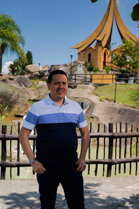 Visita ao Santuário de Aparecida, Basílica Nova, Sessão fotográfica masculina, Ensaio masculino, Ensaio Individual'