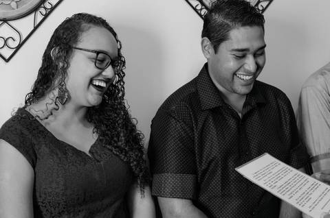 Zemar Fotografia; Casamento civil; Fotografia de casamento civil; Noivos sorrindo; Noivos felizes'