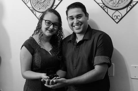 Zemar Fotografia; Casamento civil; Fotografia de casamento civil; Aliança; Noivos apresentam a aliança'