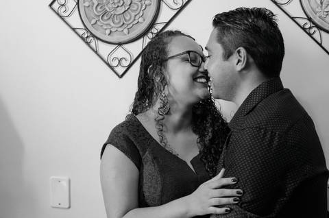 Zemar Fotografia; Casamento civil; Fotografia de casamento civil; Beijo; Casados; Aliança'