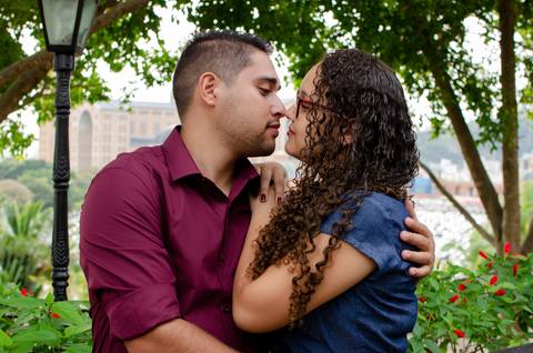 Zemar Fotografia, Pré wedding, Fotografia de Casal, Fotografia de noivos, Dia de namoro, Noivos se olhando bem de perto'