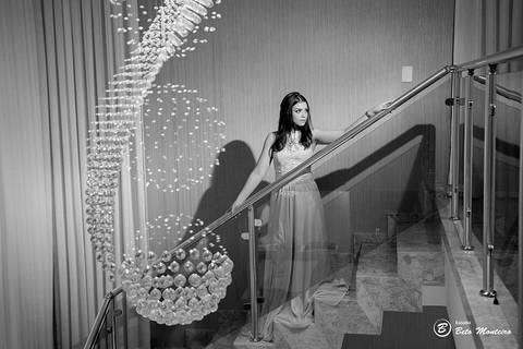 Book - 15 anos - Giullia Camila Londrina - Externa - Estúdio Beto Monteiro - Vestido - Lustre'