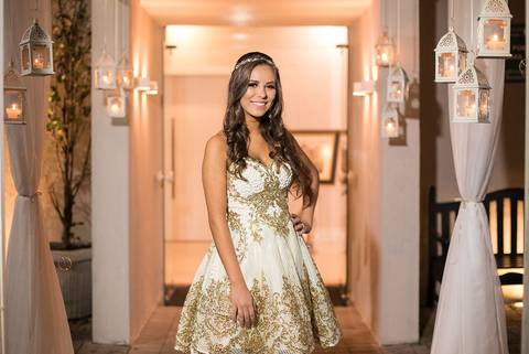 fotografo 15 anos curitiba - cinegrafista 15 anos curitiba - 15 anos curitiba - debutante - aniversario de 15 anos da gabi pedroni - fotografia - book de fotos - curitiba - estudio beto monteiro - dourado'