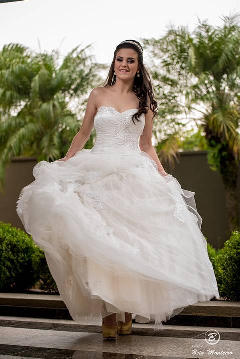 fotografo 15 anos curitiba - cinegrafista 15 anos curitiba - 15 anos curitiba - debutante - aniversario de 15 anos - manuela correa - fotografia - book de fotos - curitiba - estudio beto monteiro - casa donaire - vestido branco'