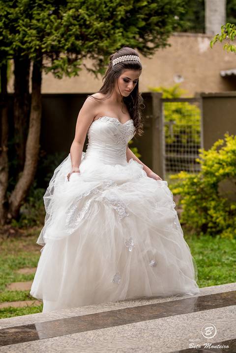 fotografo 15 anos curitiba - cinegrafista 15 anos curitiba - 15 anos curitiba - debutante - aniversario de 15 anos - manuela correa - fotografia - book de fotos - curitiba - estudio beto monteiro - casa donaire - vestido branco'