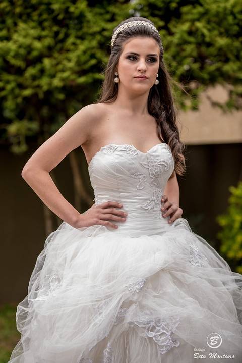 fotografo 15 anos curitiba - cinegrafista 15 anos curitiba - 15 anos curitiba - debutante - aniversario de 15 anos - manuela correa - fotografia - book de fotos - curitiba - estudio beto monteiro - casa donaire - vestido branco'