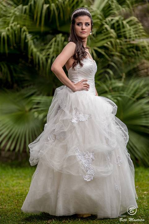 fotografo 15 anos curitiba - cinegrafista 15 anos curitiba - 15 anos curitiba - debutante - aniversario de 15 anos - manuela correa - fotografia - book de fotos - curitiba - estudio beto monteiro - casa donaire - vestido branco'