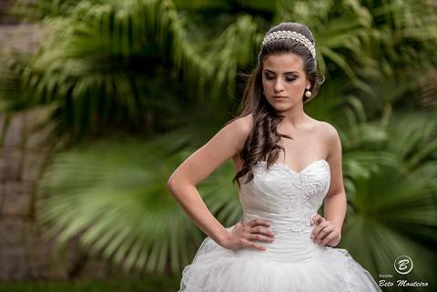 fotografo 15 anos curitiba - cinegrafista 15 anos curitiba - 15 anos curitiba - debutante - aniversario de 15 anos - manuela correa - fotografia - book de fotos - curitiba - estudio beto monteiro - casa donaire - vestido branco'