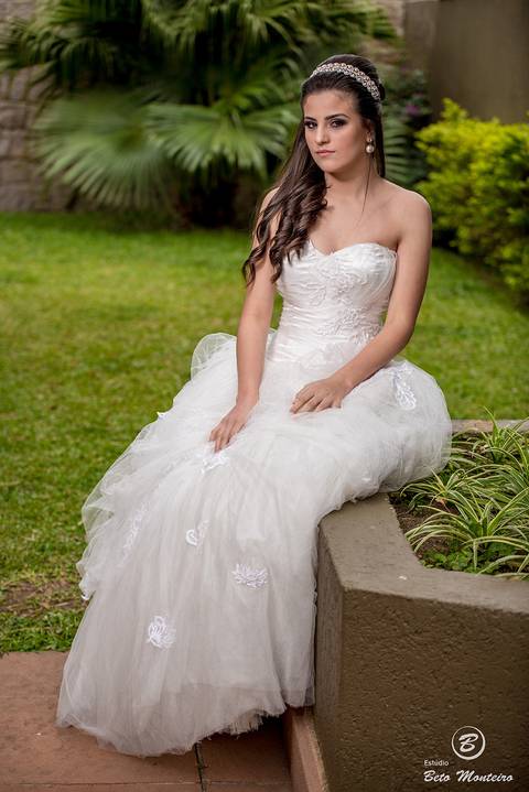fotografo 15 anos curitiba - cinegrafista 15 anos curitiba - 15 anos curitiba - debutante - aniversario de 15 anos - manuela correa - fotografia - book de fotos - curitiba - estudio beto monteiro - casa donaire - vestido branco'