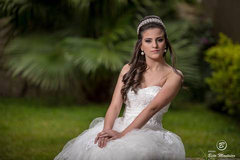 fotografo 15 anos curitiba - cinegrafista 15 anos curitiba - 15 anos curitiba - debutante - aniversario de 15 anos - manuela correa - fotografia - book de fotos - curitiba - estudio beto monteiro - casa donaire - vestido branco'