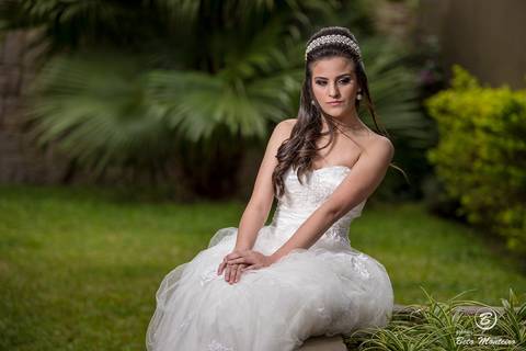 fotografo 15 anos curitiba - cinegrafista 15 anos curitiba - 15 anos curitiba - debutante - aniversario de 15 anos - manuela correa - fotografia - book de fotos - curitiba - estudio beto monteiro - casa donaire - vestido branco'