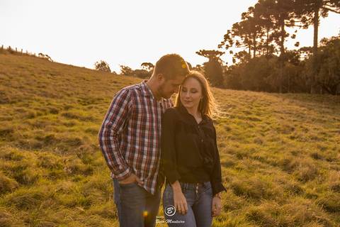 casamento Book Pré-Casamento - Book Pré-wedding - Trash the dress - Book de casal - Sessão de noivos - Save the date - Estúdio Beto Monteiro - Curitiba - Araucaria - ceu azul - por do sol - plantacao - Fabi Prociv e Geraldo Cantele'