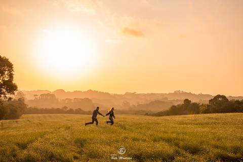 casamento Book Pré-Casamento - Book Pré-wedding - Trash the dress - Book de casal - Sessão de noivos - Save the date - Estúdio Beto Monteiro - Curitiba - Araucaria - ceu azul - por do sol - plantacao - Fabi Prociv e Geraldo Cantele'