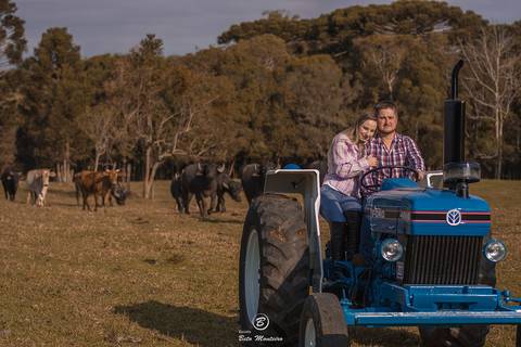 casamento Book Pré-Casamento - Book Pré-wedding - Trash the dress - Book de casal - Sessão de noivos - Save the date - Estúdio Beto Monteiro - Curitiba - Araucaria - ceu azul - por do sol - plantacao - Fabi Prociv e Geraldo Cantele'