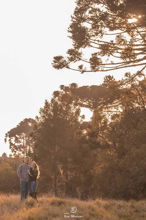 casamento Book Pré-Casamento - Book Pré-wedding - Trash the dress - Book de casal - Sessão de noivos - Save the date - Estúdio Beto Monteiro - Curitiba - Araucaria - ceu azul - por do sol - plantacao - Fabi Prociv e Geraldo Cantele'
