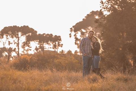casamento Book Pré-Casamento - Book Pré-wedding - Trash the dress - Book de casal - Sessão de noivos - Save the date - Estúdio Beto Monteiro - Curitiba - Araucaria - ceu azul - por do sol - plantacao - Fabi Prociv e Geraldo Cantele'
