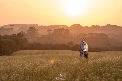 casamento Book Pré-Casamento - Book Pré-wedding - Trash the dress - Book de casal - Sessão de noivos - Save the date - Estúdio Beto Monteiro - Curitiba - Araucaria - ceu azul - por do sol - plantacao - Fabi Prociv e Geraldo Cantele'