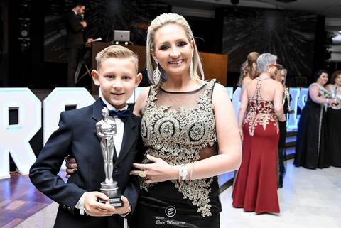 Prêmio profissionais do ano 2018 - pofissionais 2018 - yumi okamura - clube curitibano - fotografo curitiba - vídeo filmagem curitiba - estudio beto monteiro - atila amaral - casa donaire - flavia arthur eder fernandes'