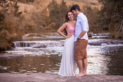 Casamento - Pré-Casamento - Pré-wedding - Trash the dress - Book de casal - Sessão de noivos - Estúdio Beto Monteiro - Curitiba - rio - montanha - floresta - violão - cantora - ceu azul - recanto dos papagaios - palmeira - Clarissa Bastos e Lucas Moreno'