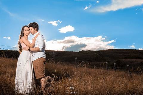 Casamento - Pré-Casamento - Pré-wedding - Trash the dress - Book de casal - Sessão de noivos - Estúdio Beto Monteiro - Curitiba - rio - montanha - floresta - violão - cantora - ceu azul - recanto dos papagaios - palmeira - Clarissa Bastos e Lucas Moreno'