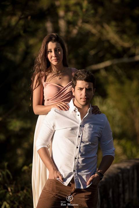 Casamento - Pré-Casamento - Pré-wedding - Trash the dress - Book de casal - Sessão de noivos - Estúdio Beto Monteiro - Curitiba - rio - montanha - floresta - violão - cantora - ceu azul - recanto dos papagaios - palmeira - Clarissa Bastos e Lucas Moreno'