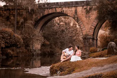 Casamento - Pré-Casamento - Pré-wedding - Trash the dress - Book de casal - Sessão de noivos - Estúdio Beto Monteiro - Curitiba - rio - montanha - floresta - violão - cantora - ceu azul - recanto dos papagaios - palmeira - Clarissa Bastos e Lucas Moreno'