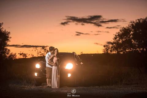 Casamento - Pré-Casamento - Pré-wedding - Trash the dress - Book de casal - Sessão de noivos - Estúdio Beto Monteiro - Curitiba - rio - montanha - floresta - violão - cantora - ceu azul - recanto dos papagaios - palmeira - Clarissa Bastos e Lucas Moreno'