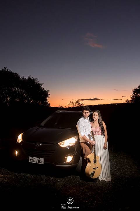 Casamento - Pré-Casamento - Pré-wedding - Trash the dress - Book de casal - Sessão de noivos - Estúdio Beto Monteiro - Curitiba - rio - montanha - floresta - violão - cantora - ceu azul - recanto dos papagaios - palmeira - Clarissa Bastos e Lucas Moreno'