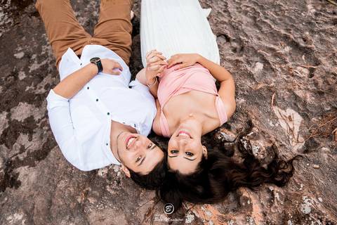 Casamento - Pré-Casamento - Pré-wedding - Trash the dress - Book de casal - Sessão de noivos - Estúdio Beto Monteiro - Curitiba - rio - montanha - floresta - violão - cantora - ceu azul - recanto dos papagaios - palmeira - Clarissa Bastos e Lucas Moreno'