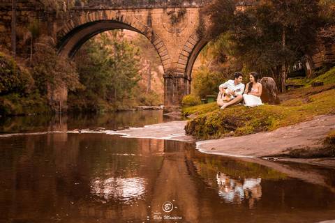 Casamento - Pré-Casamento - Pré-wedding - Trash the dress - Book de casal - Sessão de noivos - Estúdio Beto Monteiro - Curitiba - rio - montanha - floresta - violão - cantora - ceu azul - recanto dos papagaios - palmeira - Clarissa Bastos e Lucas Moreno'
